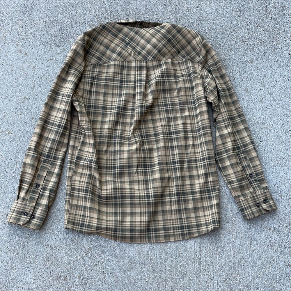 Cabela’s Button Down Top - Picture 5 of 5